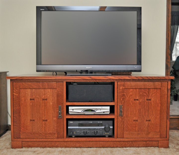 Lee Nye: Entertainment Center