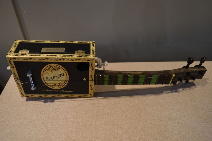 Will Brethauer: Cigar box Ukekele