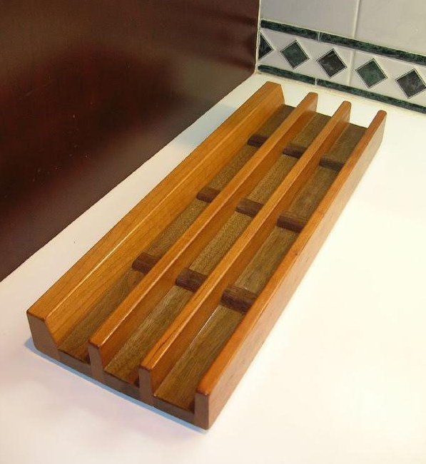 Mike Kalscheur: Cutting Board Holder