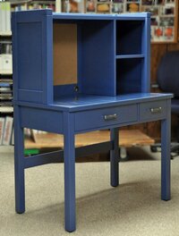 Lee Nye - Student Desk